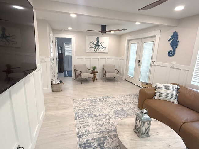 property at 3006 Gulf Dr