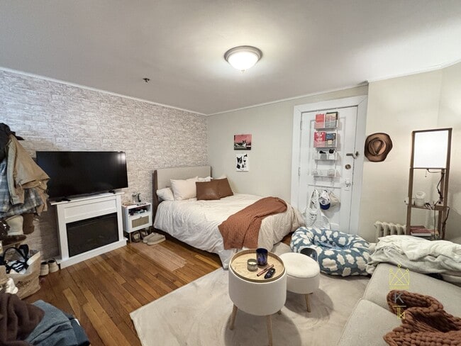 1477 Beacon St, Unit 109 in Brookline, MA - Foto de edificio - Building Photo