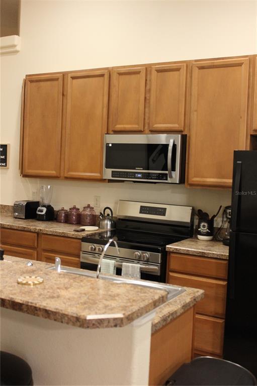 348 Lake Davenport Cir in Davenport, FL - Building Photo - Building Photo