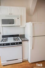 3902 W Argyle St, Unit 3A in Chicago, IL - Building Photo - Building Photo