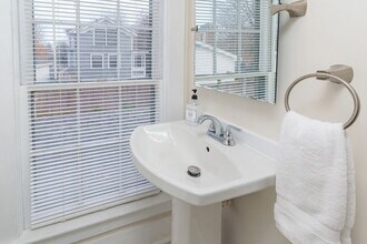 70 Lake Ave, Unit SI ID1302140P in Saratoga Springs, NY - Building Photo - Building Photo