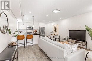 1088 Avenue Rd in Toronto, ON - Building Photo