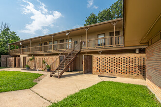 Chelsea Court in Port Arthur, TX - Building Photo - Building Photo