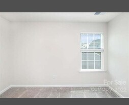 13543 Roderick Dr in Huntersville, NC - Building Photo