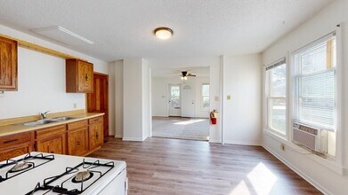 921 Duff Ave in Ames, IA - Building Photo - Building Photo