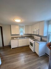 566 Highland Pl, Unit king bed in Pittsburgh, PA - Foto de edificio - Building Photo