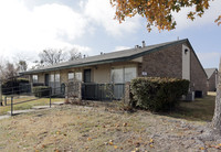 King Place Apartments in Greenville, TX - Building Photo - Building Photo