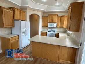 1530 Falcon Dr in Saint George, UT - Building Photo - Building Photo