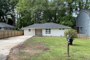 2393 Ousley Ct in Decatur, GA - Building Photo