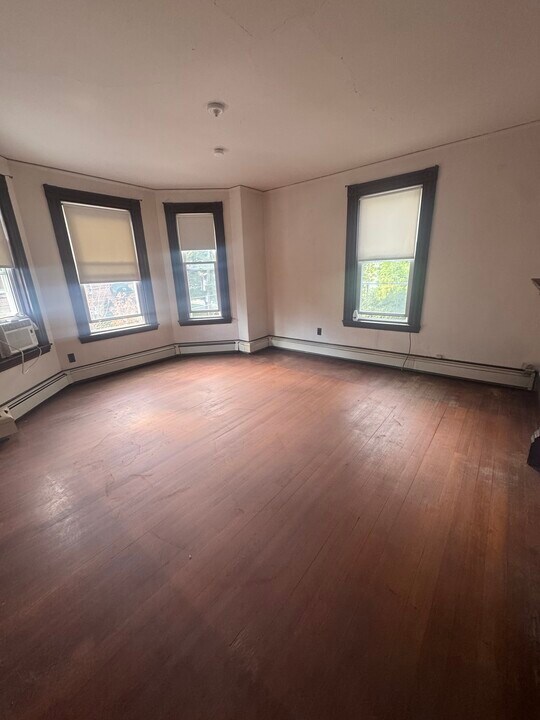 85 Chestnut St, Unit 2 in Brookline, MA - Building Photo