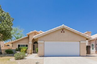 16018 S 44th St in Phoenix, AZ - Building Photo