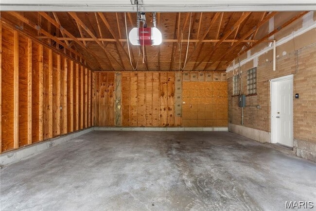 property at 5100 Kingwood Dr