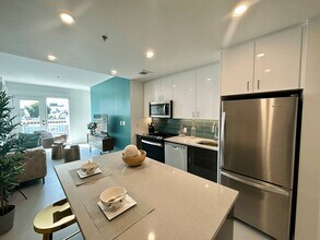 The Zü Apartments in Winnipeg, MB - Building Photo - Building Photo