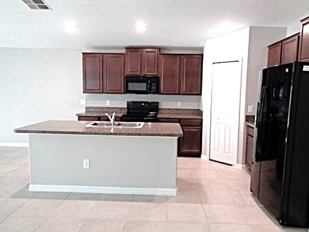 10604 Fuzzy Cattail St in Riverview, FL - Foto de edificio - Building Photo