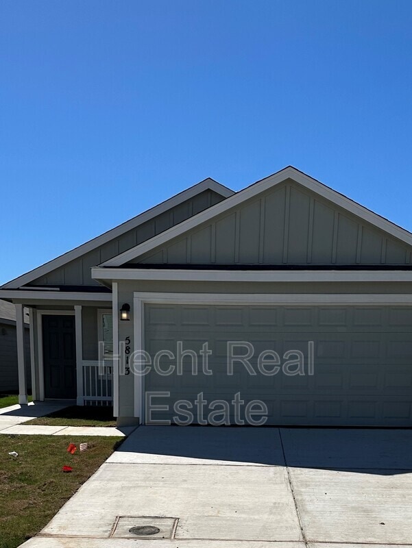 5813 Texas Spur in Seguin, TX - Building Photo - Building Photo