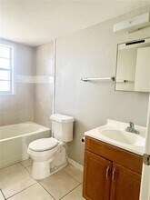 11410 Char Ann Dr, Unit 2 in Ft. Myers, FL - Building Photo - Building Photo