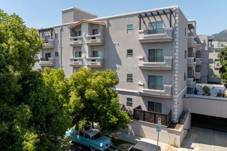 Curson Villas Condos in Los Angeles, CA - Building Photo - Building Photo