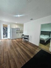 2001 NW 111th Terrace in Pembroke Pines, FL - Building Photo - Building Photo