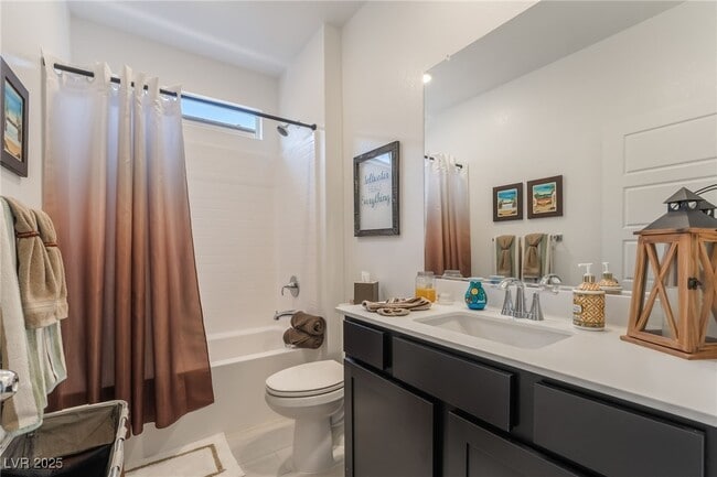 property at 292 Whitney Crst St