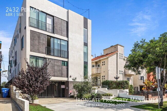 2432 Penmar Ave in Los Angeles, CA - Foto de edificio - Building Photo