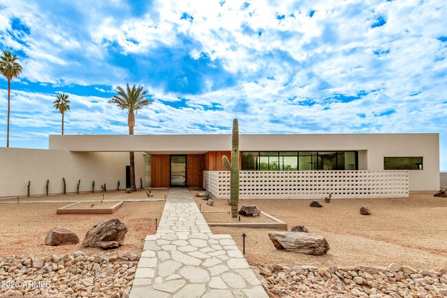 4905 E White Gates Dr in Phoenix, AZ - Building Photo - Building Photo