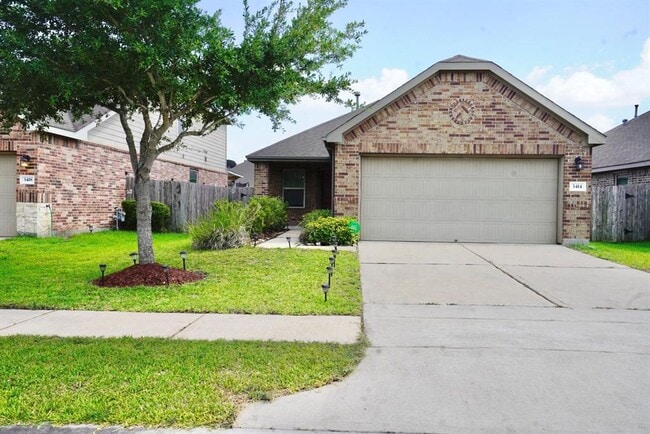 property at 3414 Halle Trace Ln
