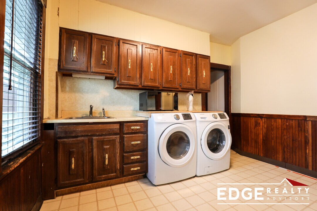 212 Maplewood St, Unit 1 in Watertown, MA - Foto de edificio
