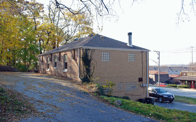 8517 S Archer Ave in Willow Springs, IL - Building Photo - Building Photo