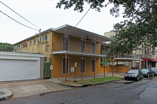 511 Esplanade Ave in New Orleans, LA - Foto de edificio - Building Photo