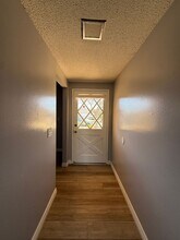 1215 Mira Flores Dr in Santa Maria, CA - Foto de edificio - Building Photo