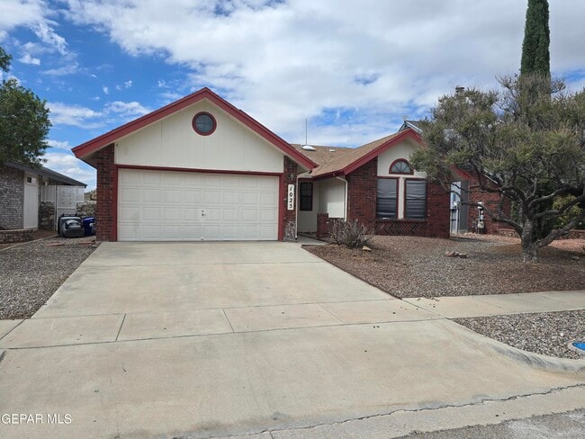 property at 1025 Desierto Luna St