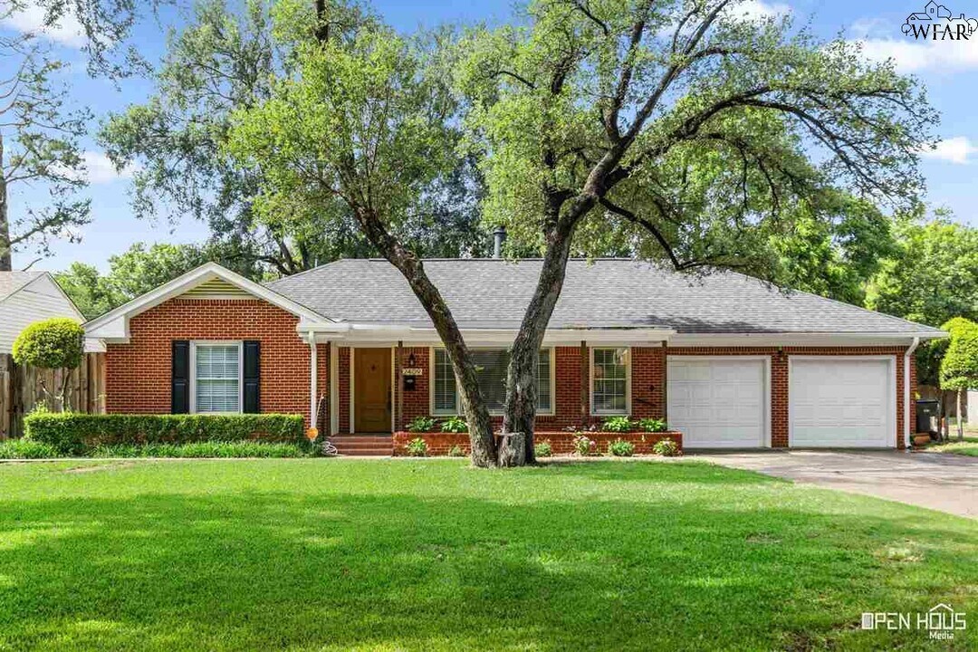 2409 Martin St in Wichita Falls, TX - Building Photo