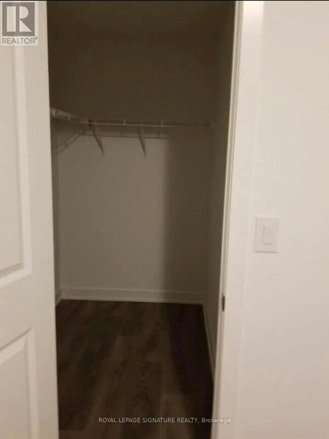 4633 Glen Erin Dr in Mississauga, ON - Building Photo - Building Photo