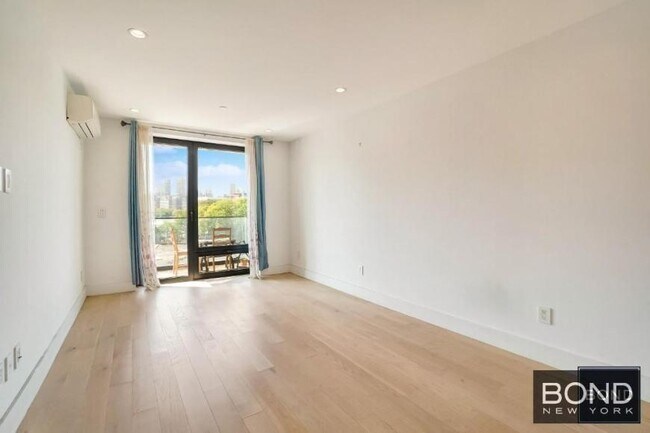 11-07 Welling Ct in Queens, NY - Building Photo - Building Photo