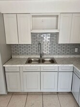 3433 3rd Ave S in St. Petersburg, FL - Foto de edificio - Building Photo