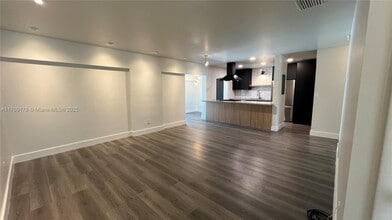 6749 Crooked Palm Ln in Miami Lakes, FL - Building Photo - Building Photo