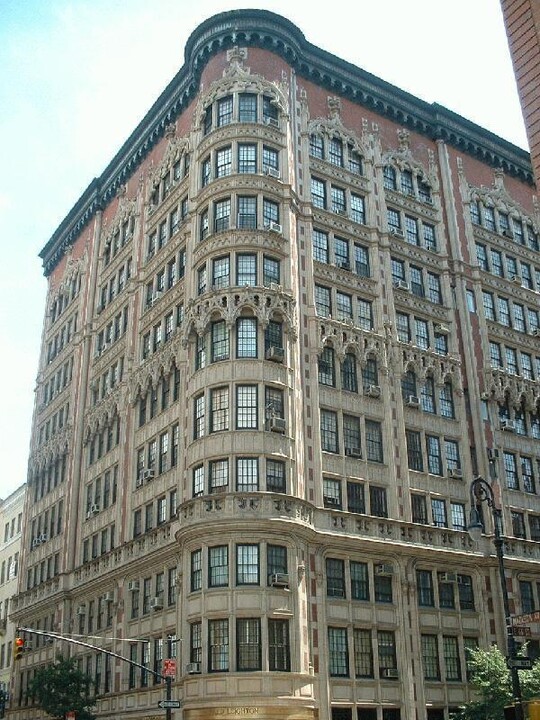 45 E 66th St in New York, NY - Foto de edificio