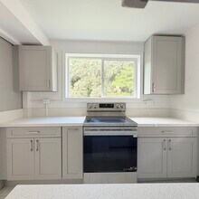 1739 Kamohoalii St in Honolulu, HI - Building Photo - Building Photo