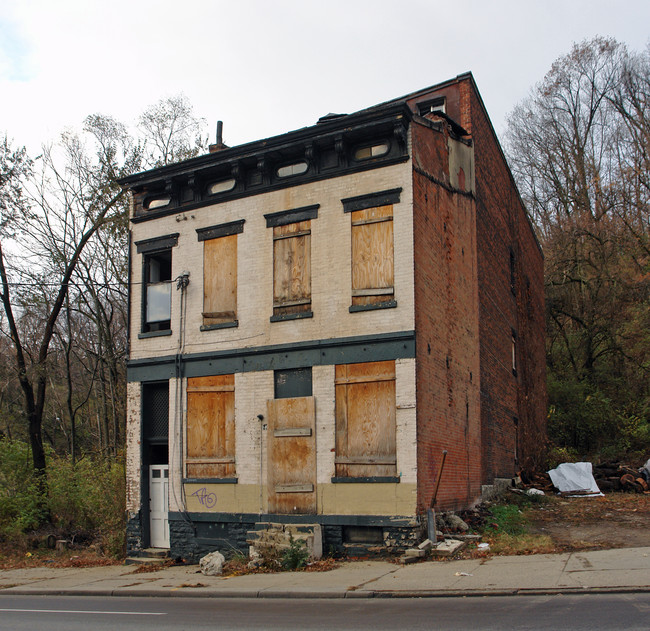 2325 Vine St in Cincinnati, OH - Building Photo - Building Photo