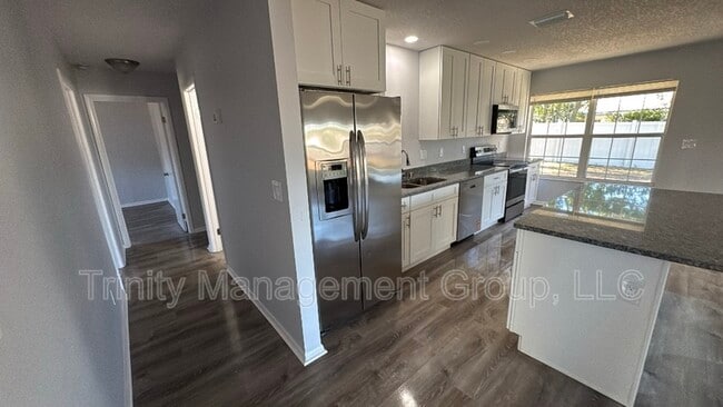 property at 4 Spring Ln Way