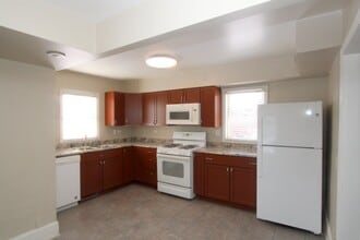 17 W Crystal Lake Ave in Crystal Lake, IL - Building Photo - Building Photo