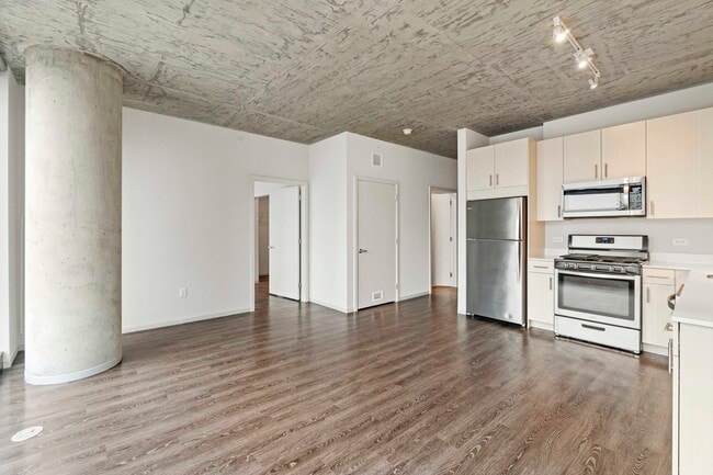 697 S Clark St in Chicago, IL - Foto de edificio - Building Photo