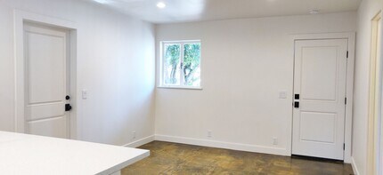 223 S Padre Juan Ave-Unit -Unit B Downstairs in Ojai, CA - Building Photo - Building Photo