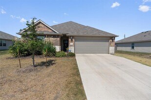 522 Hendelson Ln in Hutto, TX - Building Photo