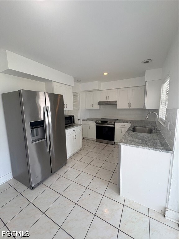 436 Bayshore Dr in Cape Coral, FL - Building Photo - Building Photo