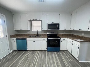 7048 Epperson Dr in Montgomery, AL - Foto de edificio - Building Photo