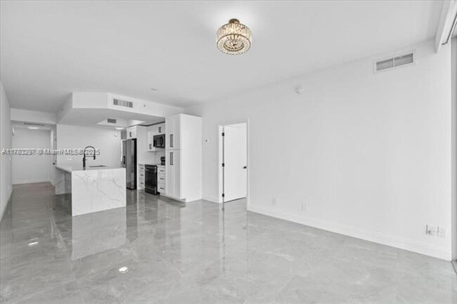 888 Biscayne Blvd in Miami, FL - Building Photo - Building Photo