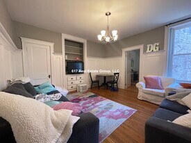 1122 Commonwealth Ave in Boston, MA - Building Photo