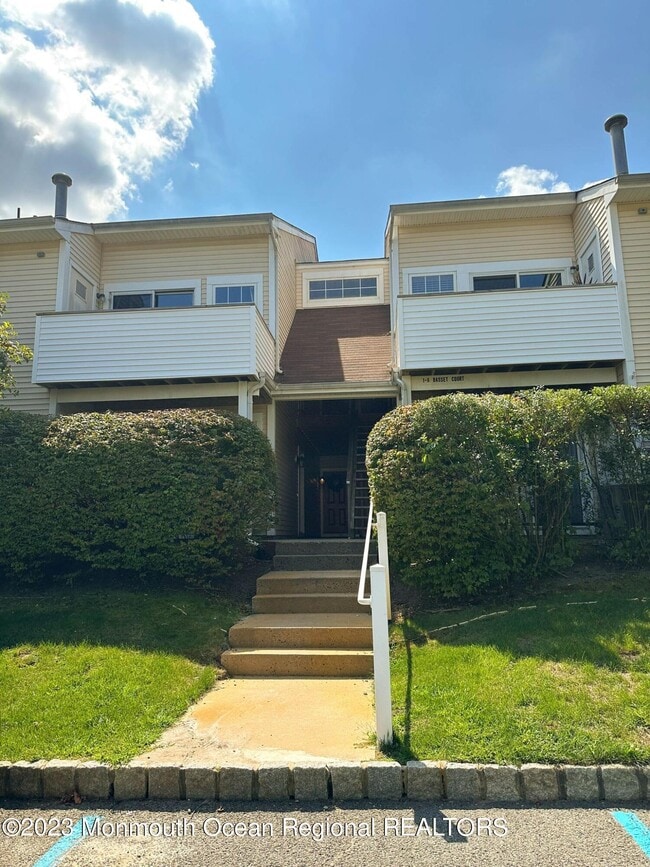 property at 2 Basset Ct