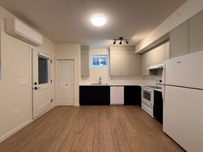 11052 Lockwood St in Maple Ridge, BC - Building Photo - Building Photo